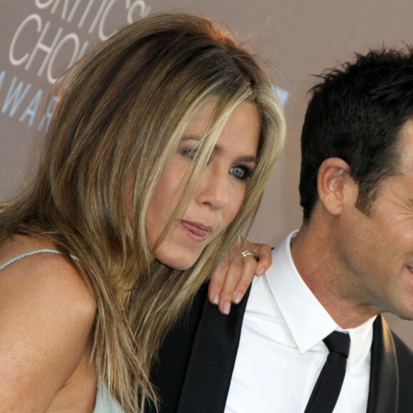 Jennifer Aniston et son mari Justin Theroux lors du 21e gala annuel des "Critics' choice Awards" à Santa Monica le 17 janvier 2016.