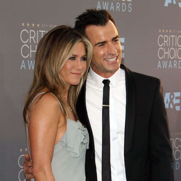 Jennifer Aniston et son mari Justin Theroux lors du 21e gala annuel des "Critics' choice Awards" à Santa Monica le 17 janvier 2016.