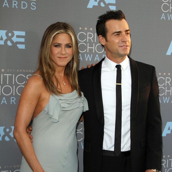 Jennifer Aniston et son mari Justin Theroux lors du 21e gala annuel des "Critics' choice Awards" à Santa Monica le 17 janvier 2016.