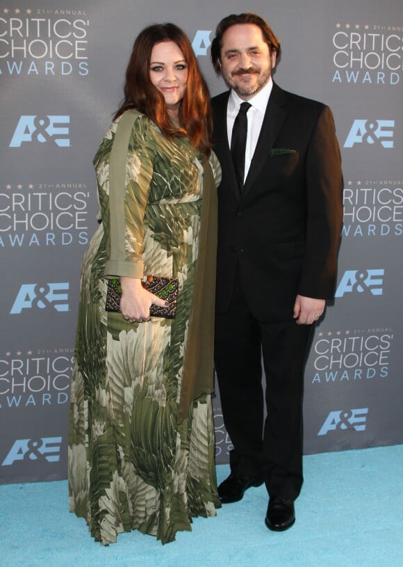 Melissa McCarthy et son mari Ben Falcone lors du 21e gala annuel des "Critics' Choice Awards" à Santa Monica le 17 janvier 2016.