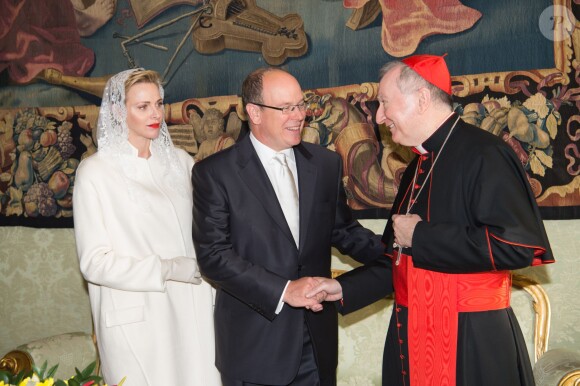 Le prince Albert II et la princesse Charlene de Monaco ont été reçus en audience privée par le pape François le 18 janvier 2016 au Vatican. © Pool restreint Monaco/Gaëtan Luci/Palais Princier/BestImage