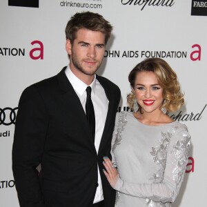 Miley Cyrus et Liam Hemsworth à la 20e soirée des oscars d'Elton John à Beverly Hills, le 26 février 2012