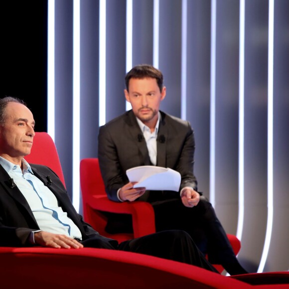 Exclusif - Marc-Olivier Fogiel et son invité Jean-François Copé lors de l'enregistrement de l'émission Le Divan. Tournage réalisé le 9 janvier 2016, diffusé le mardi 19 janvier 2016. © Dominique Jacovides