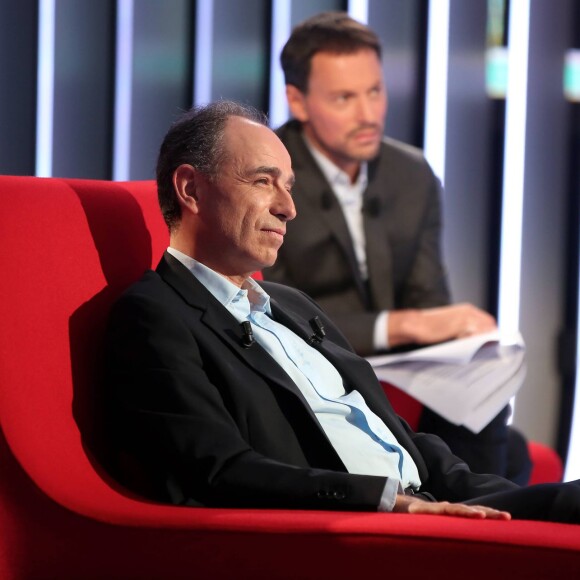 Exclusif - Marc-Olivier Fogiel et son invité Jean-François Copé lors de l'enregistrement de l'émission Le Divan. Tournage réalisé le 9 janvier 2016, diffusé le mardi 19 janvier 2016. © Dominique Jacovides