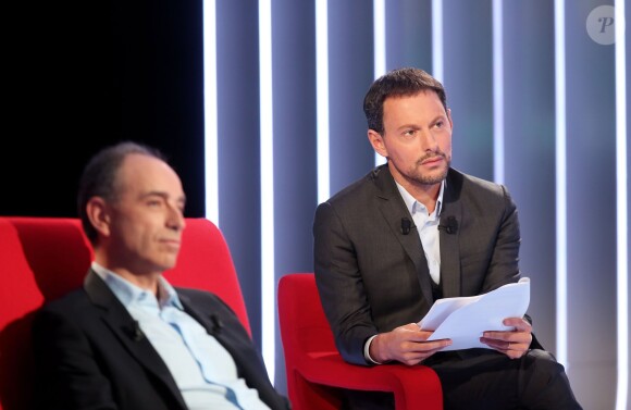 Exclusif - Marc-Olivier Fogiel et son invité Jean-François Copé lors de l'enregistrement de l'émission Le Divan. Tournage réalisé le 9 janvier 2016, diffusé le mardi 19 janvier 2016. © Dominique Jacovides