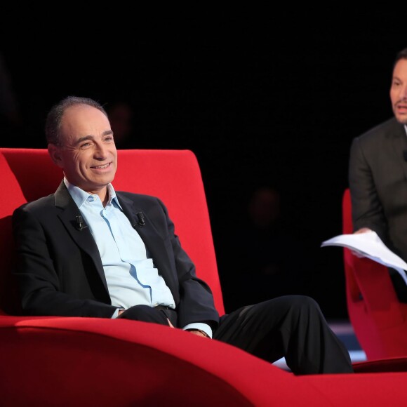 Exclusif - Marc-Olivier Fogiel et son invité Jean-François Copé lors de l'enregistrement de l'émission Le Divan. Tournage réalisé le 9 janvier 2016, diffusé le mardi 19 janvier 2016. © Dominique Jacovides