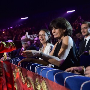 Pauline Ducruet et la princesse Stéphanie de Monaco, saluée par le Monsieur Loyal, lors du Golden Gala du 40e Festival International du Cirque de Monte-Carlo, le 19 janvier 2016 sous le chapiteau de Fontvieille. © Pool Monaco/Bestimage