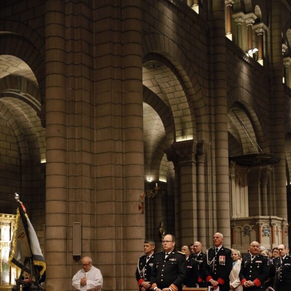 Le prince Albert II de Monaco participait le 20 janvier 2016 à la fête de la Saint-Sébastien, saint patron de la Compagnie des carabiniers du prince, célébrée à l'occasion d'une messe en la cathédrale et d'une réception. © Jean-Charles Vinaj/Pool Restreint/Bestimage