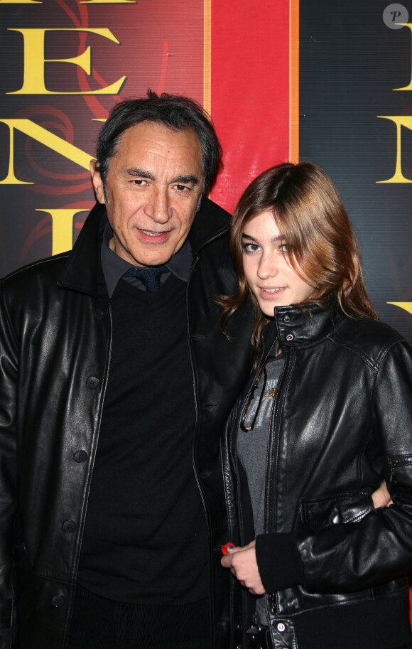 Richard Berry et sa fille Joséphine à Paris le 3 décembre 2007