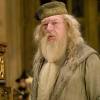 Albus Dumbledore n'a connu qu'une seule et même voix français au cinéma, celle de Marc Cassot.