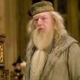 Albus Dumbledore n'a connu qu'une seule et même voix français au cinéma, celle de Marc Cassot.