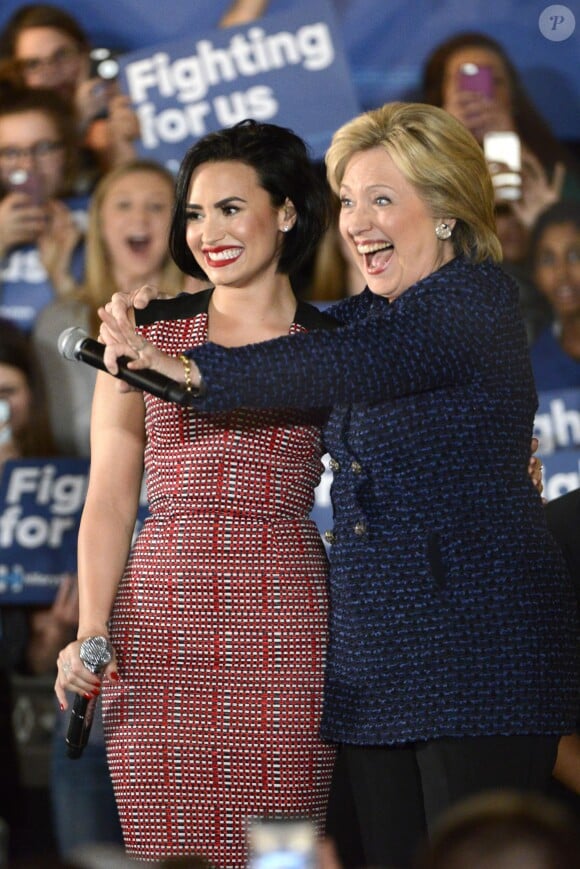 Demi Lovato a participé à une conférence en faveur d'Hillary Clinton, à l'université de l'Iowa, le 21 janvier 2016