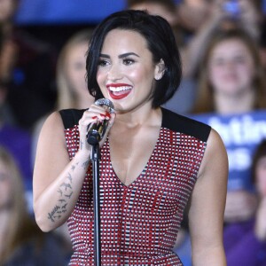 Demi Lovato a participé à une conférence d'Hillary Clinton, à l'université de l'Iowa, le 21 janvier 2016