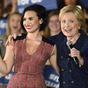 Demi Lovato a participé à une conférence d'Hillary Clinton, à l'université de l'Iowa, le 21 janvier 2016