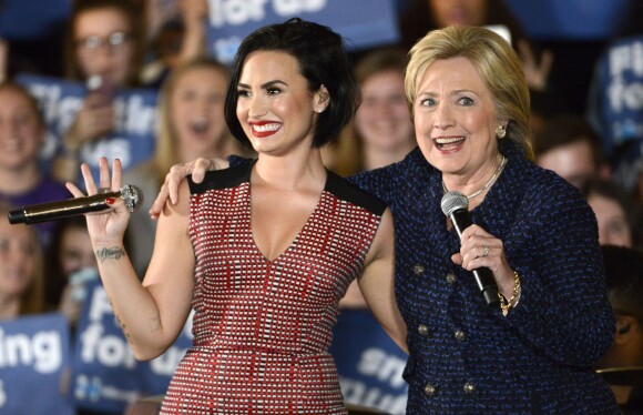 Demi Lovato a participé à une conférence d'Hillary Clinton, à l'université de l'Iowa, le 21 janvier 2016