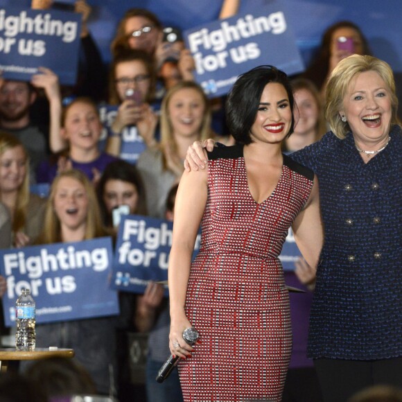 Demi Lovato a participé à une conférence d'Hillary Clinton, à l'université de l'Iowa, le 21 janvier 2016