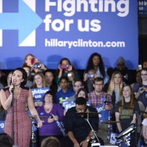 Demi Lovato a participé à une conférence d'Hillary Clinton, à l'université de l'Iowa, le 21 janvier 2016