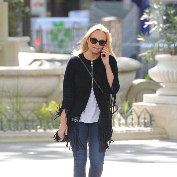 Exclusif - Emma Bunton se promène à Londres le 27 mai 2015.