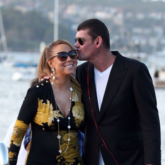 Exclusif - Mariah Carey, son compagnon James Packer et ses enfants Moroccan et Monroe sont arrivés à Sydney en Australie, avant de rejoindre Lachlan Murdoch (fils de l'homme d'affaires australo-américain Rupert Murdoch) et sa femme Sarah sur leur voilier de luxe de 42,6 mètres (le Sarissa) sur le port de Sydney pour une fête du jour de l'an le 1er janvier 2016 .