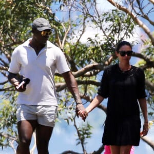 Exclusif - Seal, accompagné de sa compagne Erica Packer (enceinte?), emmène ses enfants Leni, Henry, Johan et Lou et ceux de sa compagne à la plage à Sydney, le 31 décembre 2015