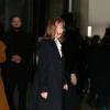 Isabelle Huppert arrive au Palais de Tokyo pour assister au défilé Giorgio Armani Privé (collection haute couture printemps-été 2016). Paris, le 26 janvier 2016.