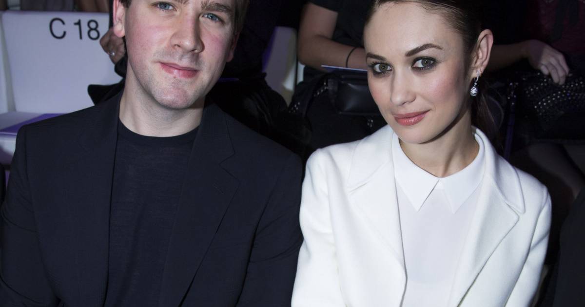 Olga Kurylenko et son amoureux Max Benitz People en front row lors du