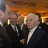 Francois Hollande et Charles Aznavour - Dîner du Conseil de Coordination des Organisations Arméniennes de France, à l'hôtel du Collectionneur, à Paris, le 28 janvier 2016