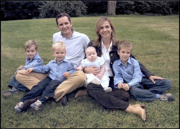 Cristina d'Espagne et Iñaki Urdangarin avec leurs quatre enfants, carte de voeux du nouvel an 2006