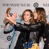 Jessica Alba et les créatrices du site Who What Wear Katherine Power (à gauche) et Hillary Kerr assistent à la soirée de lancement de la collection de Who What Wear pour Target à l'ArtBeam. New York, le 27 janvier 2016.