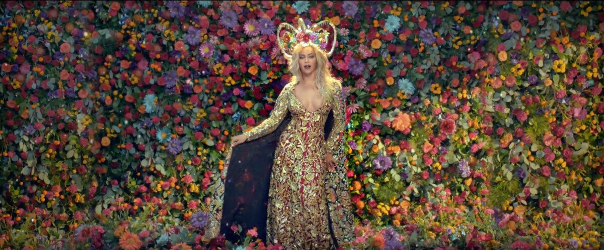 Photo : Captures d'écran du nouveau clip de Coldplay qui a été tourné ...