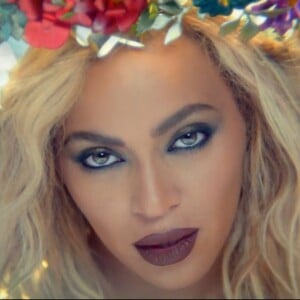 Captures d'écran du nouveau clip de Coldplay qui a été tourné avec Beyoncé Knowles le 30 janvier 2016.