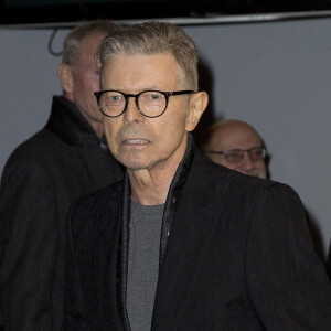 David Bowie arrive au théatre Workshop à New York le 7 décembre 2015.