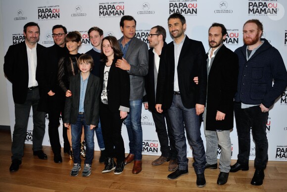 Marina Fois, Laurent Lafitte et le reste de l'équipe du film à la première de Papa ou Maman à Paris, le 26 janvier 2015.