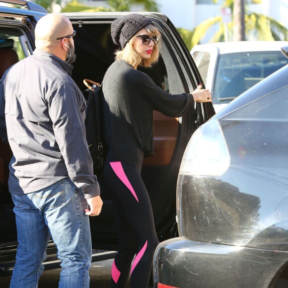 Taylor Swift se rend à son cours de gym à West Hollywood, le 31 décembre 2015