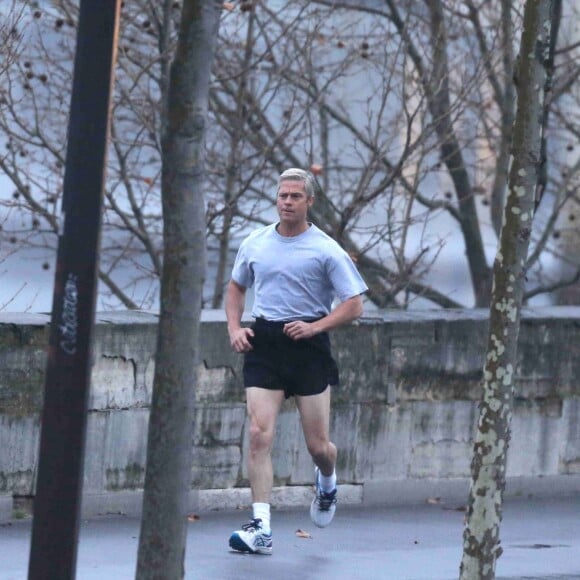 Exclusif - L'acteur Brad Pitt sur le tournage de "War Machine" à Paris. Le 31 janvier 2016.