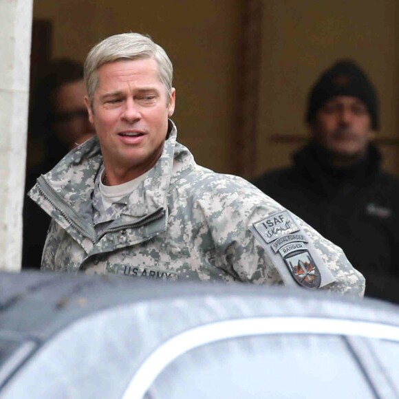 Exclusif - L'acteur Brad Pitt sur le tournage de "War Machine" à Paris. Le 31 janvier 2016.