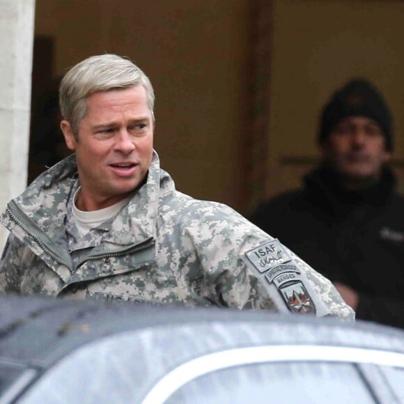 Exclusif - L'acteur Brad Pitt sur le tournage de "War Machine" à Paris. Le 31 janvier 2016.