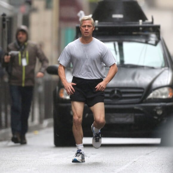 Exclusif - L'acteur Brad Pitt sur le tournage de "War Machine" à Paris. Le 31 janvier 2016.