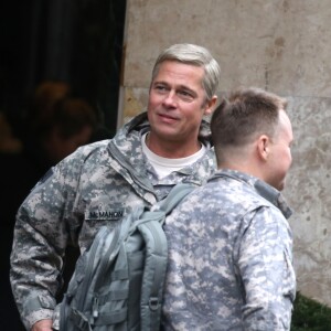 Exclusif - L'acteur Brad Pitt sur le tournage de "War Machine" à Paris. Le 31 janvier 2016.