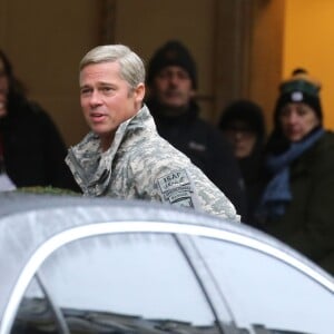 Exclusif - L'acteur Brad Pitt sur le tournage de "War Machine" à Paris. Le 31 janvier 2016.