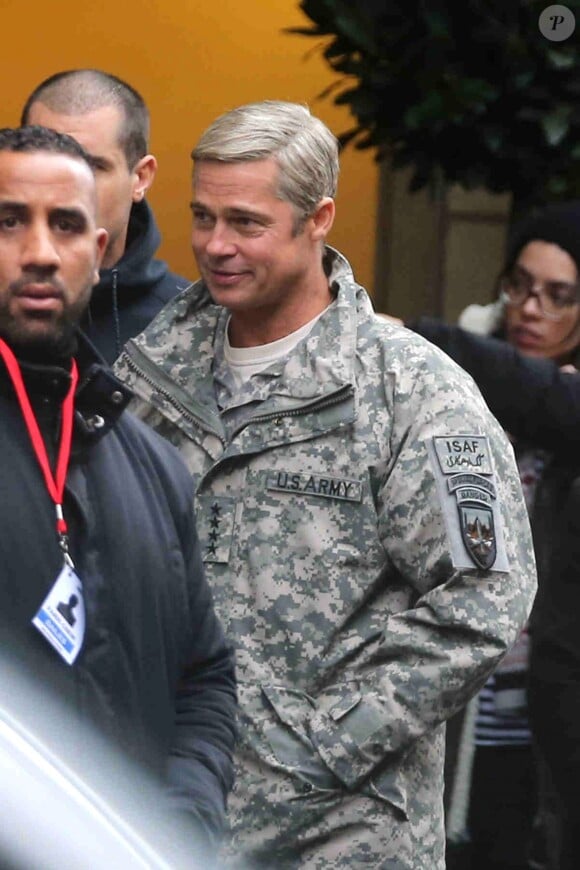 Exclusif - L'acteur Brad Pitt sur le tournage de "War Machine" à Paris. Le 31 janvier 2016.