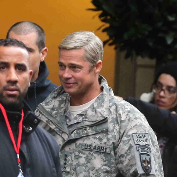 Exclusif - L'acteur Brad Pitt sur le tournage de "War Machine" à Paris. Le 31 janvier 2016.