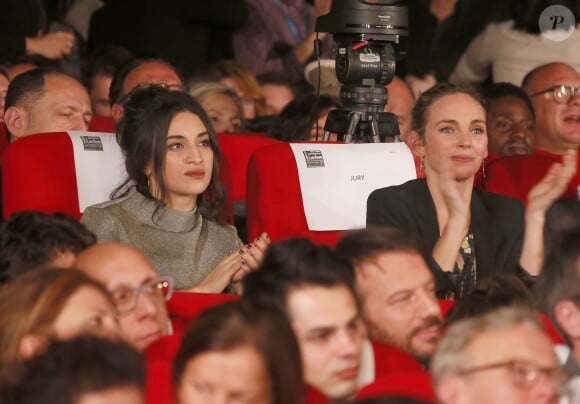 Camélia Jordana et Claire Keim - Soirée de clôture du 18ème Festival des créations télévisuelles de Luchon le 6 février 2016. © Patrick Bernard/Bestimage