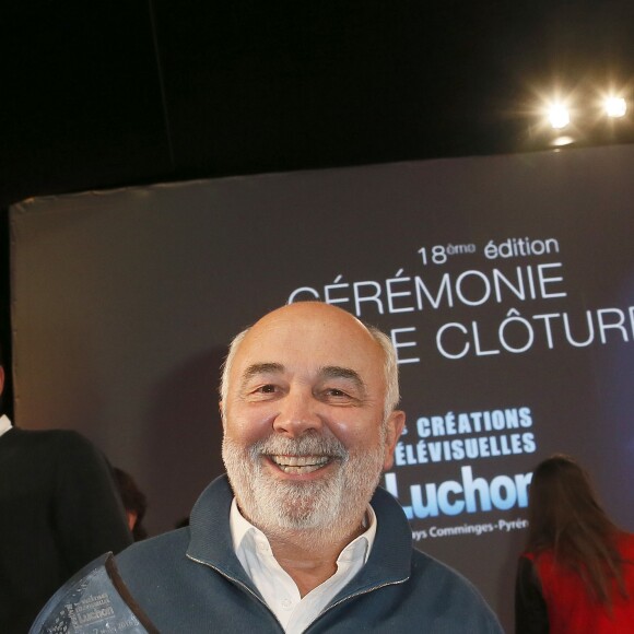 Gérard Jugnot reçoit un prix pour "La loi d'Alexandre" - Soirée de clôture du 18ème Festival des créations télévisuelles de Luchon le 6 février 2016. © Patrick Bernard/Bestimage