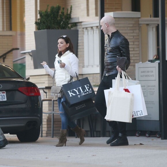 Exclusif -  Eva Longoria et son fiancé Jose Antonio Baston sont allés faire du shopping chez Barneys New York.  Le 31 janvier 2016