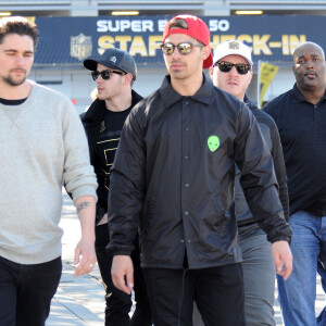 Exclusif - Nick et Joe Jonas - Personnalités arrivant pour assister au Super Bowl 50 à San Francisco le 8 février 2016