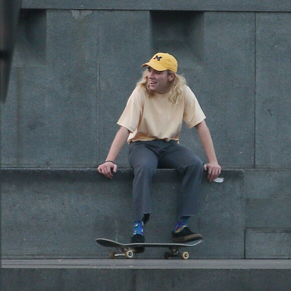 Rocco Ritchie (fils de Madonna) fait du skateboard à Turin en Italie le 18 novembre 2015