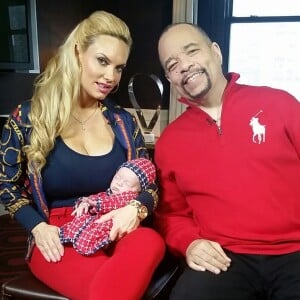 Chanel Nicole et ses parents, le rappeur Ice-T et sa femme Coco Austin. Photo publiée sur Twitter, le 5 janvier 2016.