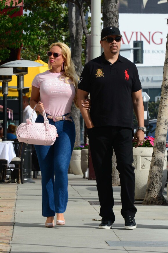 Nicole 'Coco' Austin et son mari Ice T font du shopping a Los Angeles le 12 janvier 2014.