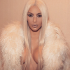 Kim Kardashian toute blonde lors du défilé de mode Yeezus du rappeur et créateur Kanye West. Photo publiée sur Instagram, le 11 février 2016.